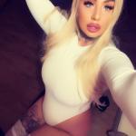 Beatrice mit 75 E Titten. Bild