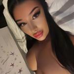 Gina mit heißen Titten will dich verwöhnen. Bild