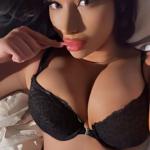 Gina mit heißen Titten will dich verwöhnen. Bild